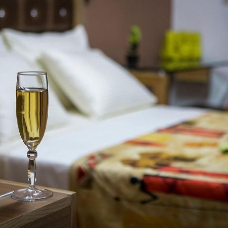 Wakola Hotel Cheikh Anta Diop Dakar Ngoại thất bức ảnh