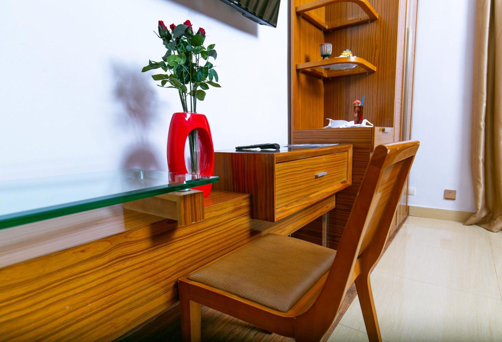 Wakola Hotel Cheikh Anta Diop Dakar Ngoại thất bức ảnh